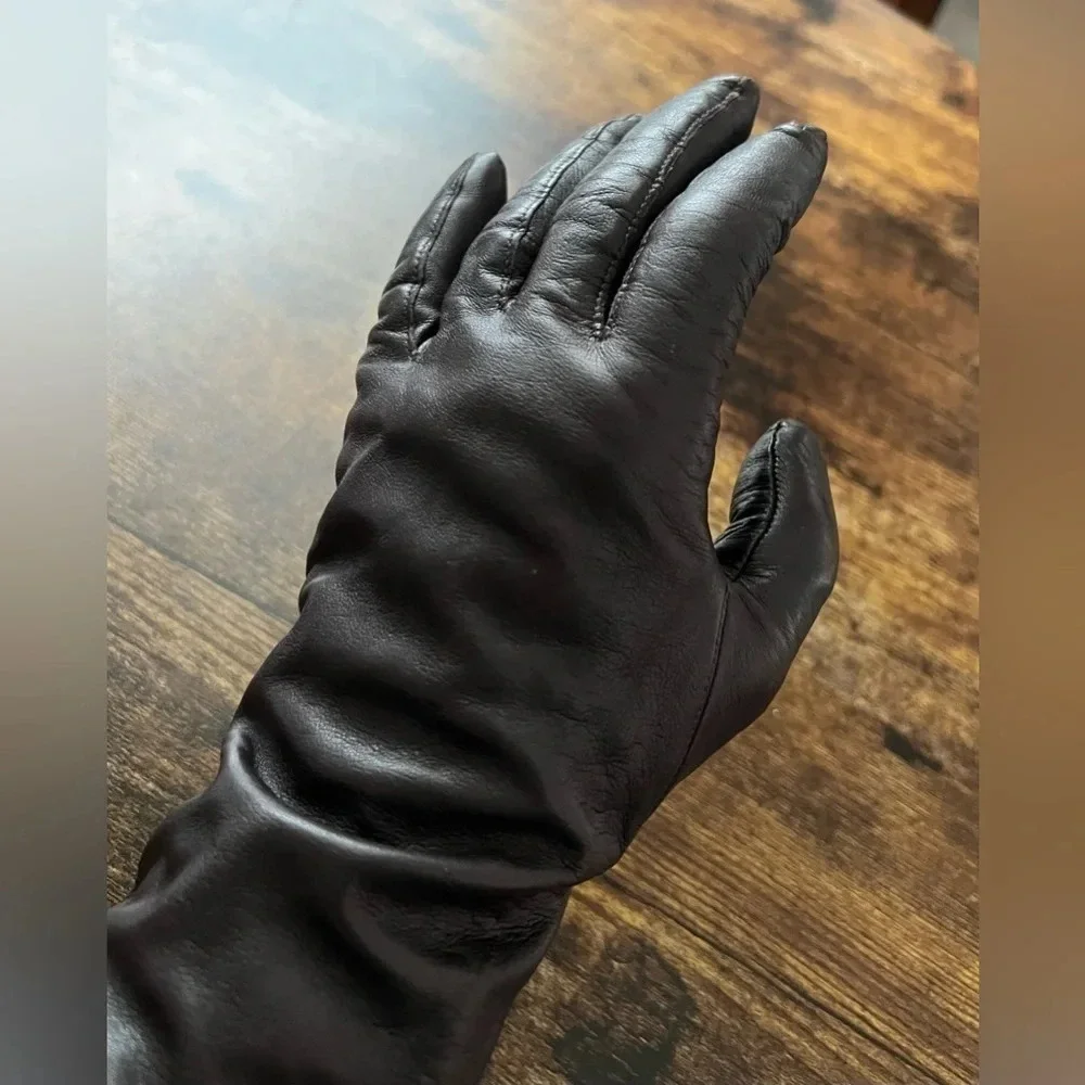 VINTAGE: Aris | womens leather, cashmere lined driving gloves. Size: 7